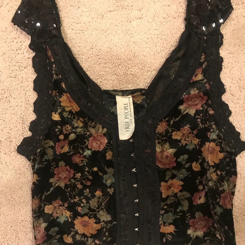 Cute vintage top.